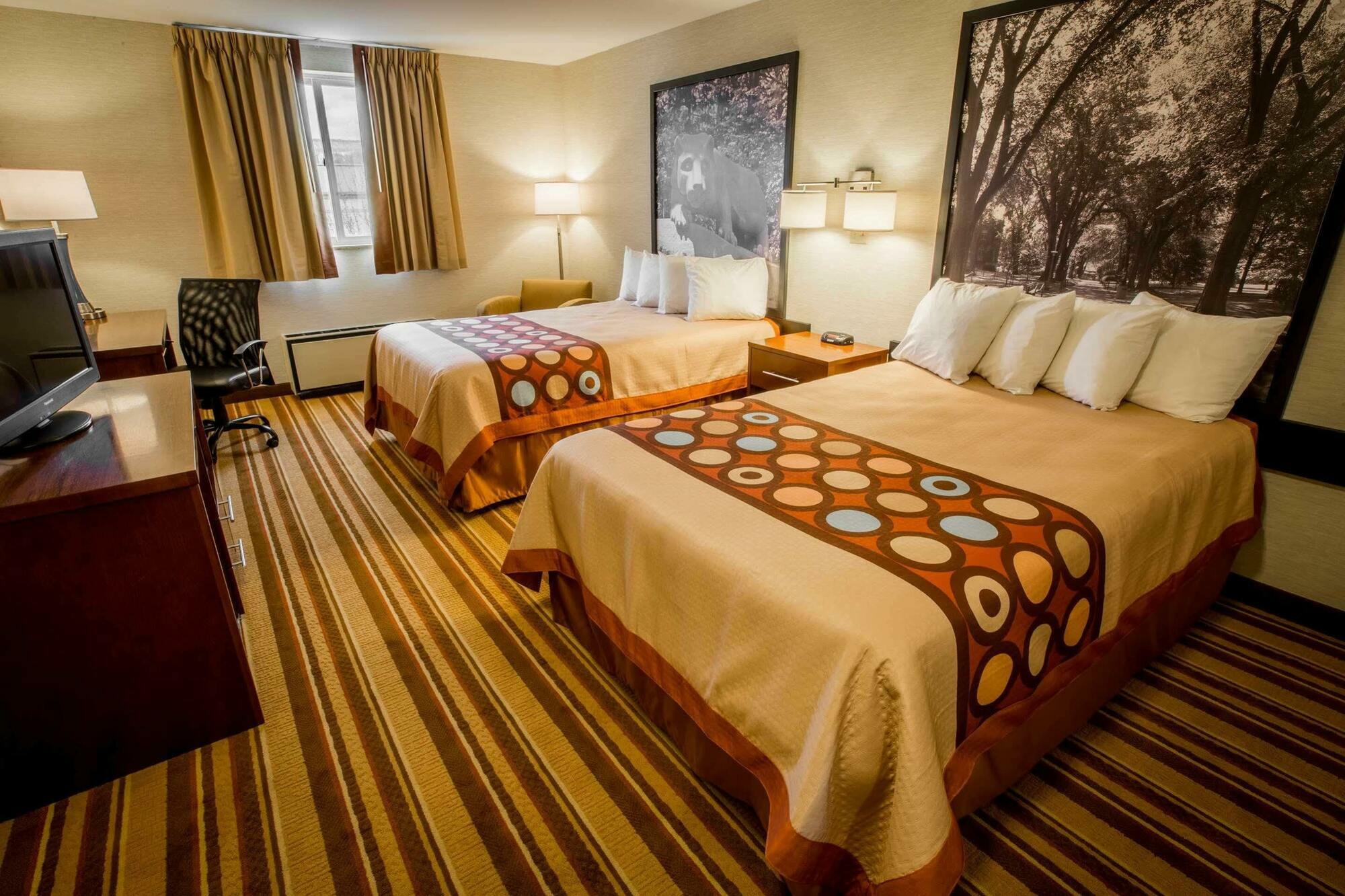 Super 8 By Wyndham State College Motel Екстериор снимка